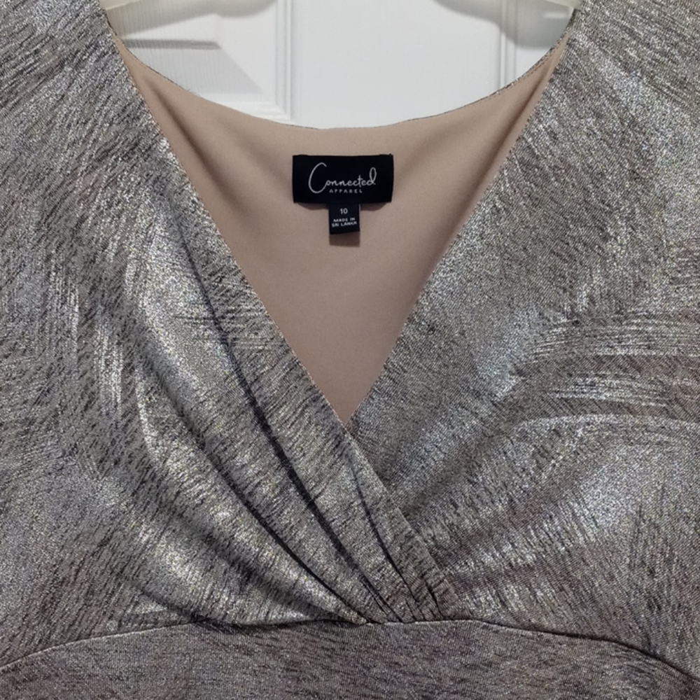 Dress - Picture 7 of 8